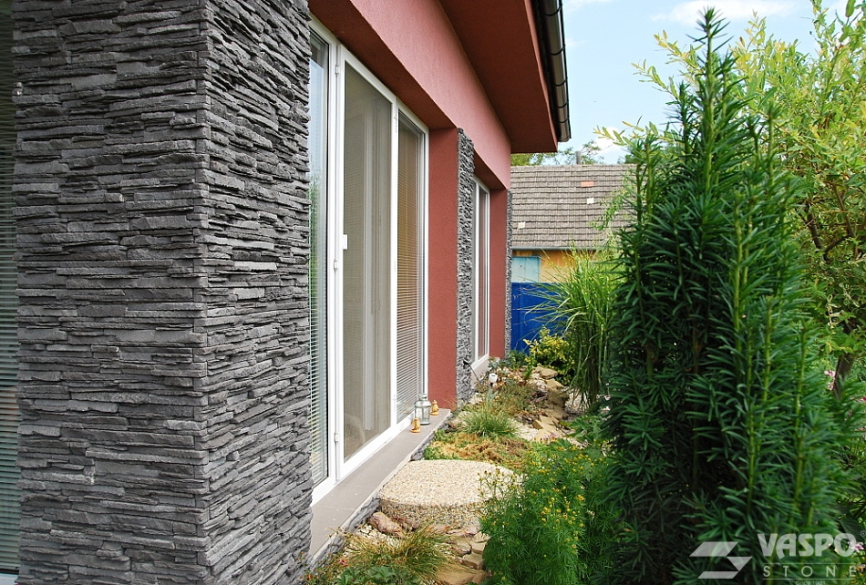 POVAZAN BLACK 4 povazan black